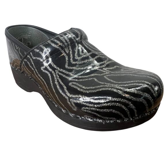 Dansko XP 2.0 Glitter Waves Black Clogs Metallic Print Slip On Nurse Shoes 7.5 - Picture 1 of 14